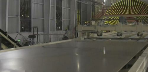 巴中易生活年產(chǎn)60萬立方米刨花板項(xiàng)目首板成功下線，開啟綠色家居新篇章