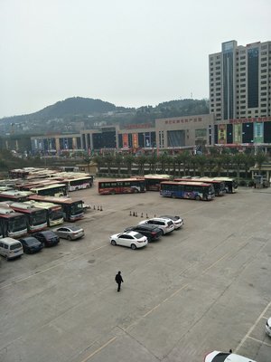 探訪巴中秦巴大道 現代便捷生活的新地標